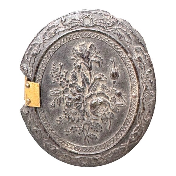 Antique Rare Victorian Oval Daguerrotype Union Case Man Mini Portrait READ - Picture 3 of 9